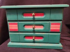Vintage Jewelry Box Seller Refurbished Restored Turquoise and peach and reds