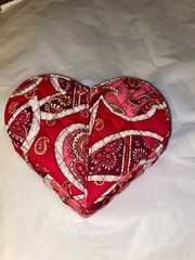Vera Bradley quilted jewelry box, heart shaped pink/red 6 L X 7 1/2W 💕❤️💕