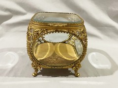 Vintage GOLD FILIGREE BEVELED GLASS JEWELRY BOX CASKET