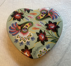 Brighton Floral Heart Shaped Lidded Tin Jewelry Trinket Box +/- 5.75×5 in