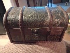 “Vintage Style Wooden Treasure Chest Jewelry Trinket Keepsake Box Brass Latch”