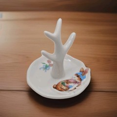 Vintage Porcelain Bunny Rabbit Jewelry Tree Ring Holder 80s