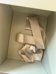 Van Cleef & Arpels Beige Lined Paper Jewelry Gift Box for Unisex Adults