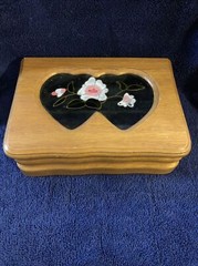 Pretty Croft and Barrow Vintage Jewlery Box 4.5×6.5” Dogwood Flower