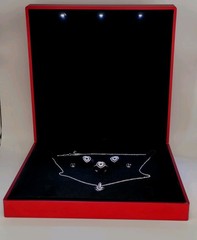 Large Jewelry Set Gift Box Sturdy Plastic Velvet Red 7.5″×7.5″ Chain L necklace