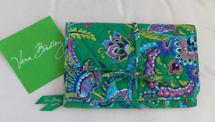 VERA BRADLEY All Wrapped Up Jewelry Roll Travel Case – Emerald Paisley Green
