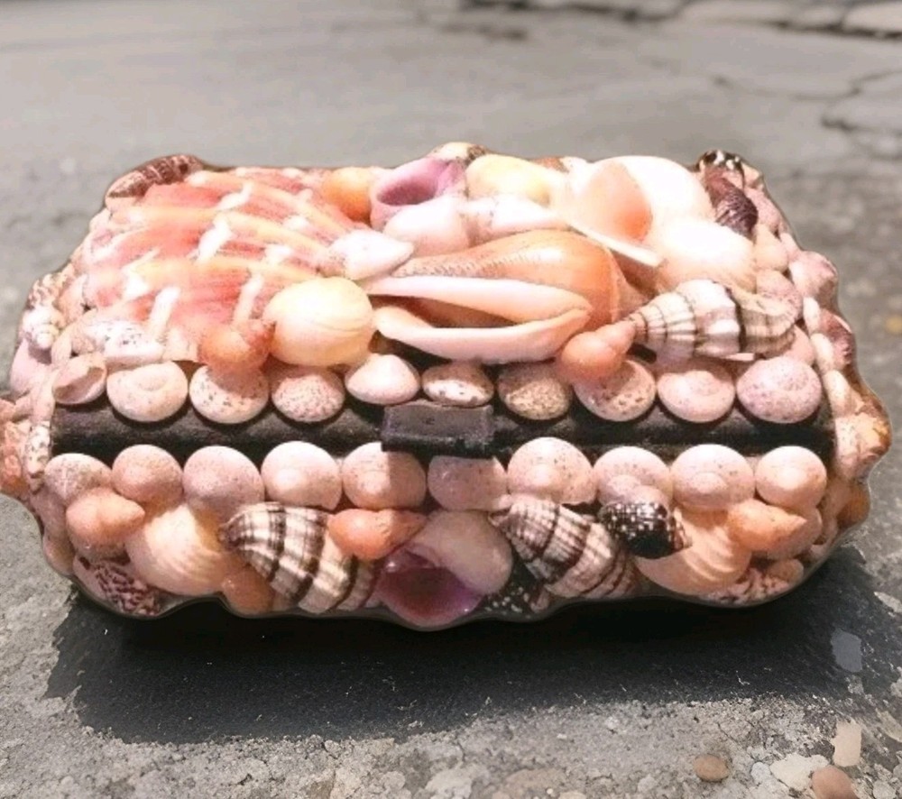 Jewelry Box Covered In Shells. 5 By 3.75 Inches. Pre-owned In Good Condition.