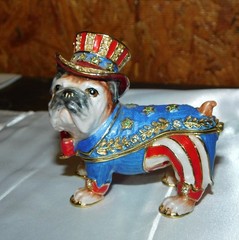 Jeweled USA Patriotic Bulldog Hinged Trinket Keepsake figurine with crystals