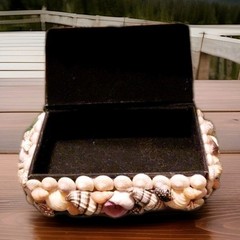 Jewelry Box Covered In Shells. 5 By 3.75 Inches. Pre-owned In Good Condition.
