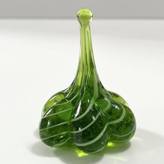 Elegant Art Glass Ring Valet Handcrafted Teardrop Green w White Swirls New 2.5”